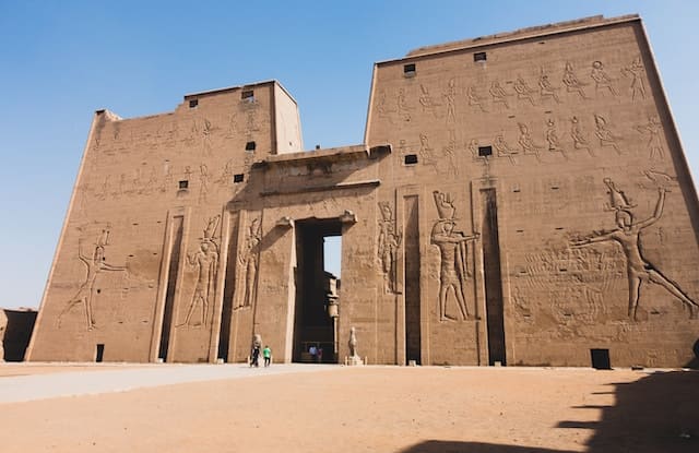 Oferta de viaje a Egipto especial - vista templo de Edfú