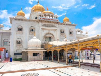 Visita nocturna en el templo sikh Bangla Sahib