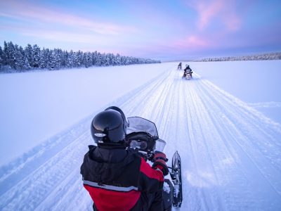 Paseo en moto de nieve