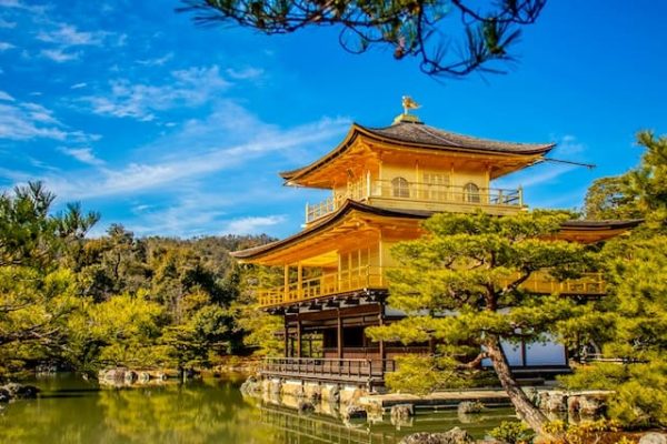 Oferta de viaje a Japón - vista templo Kinkakuji en Kioto