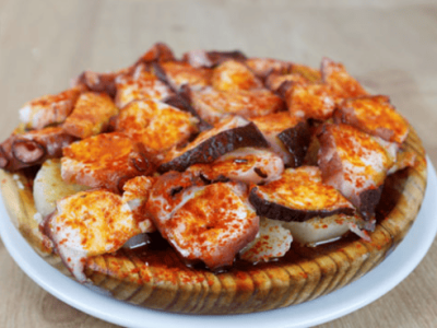Probar la rica gastronomía gallega