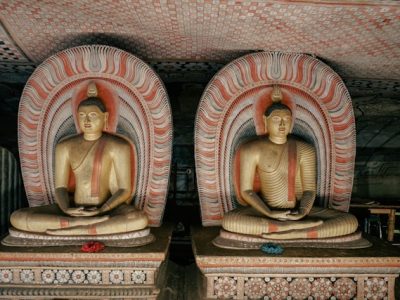 Visita a los templos excavados en roca en Dambulla