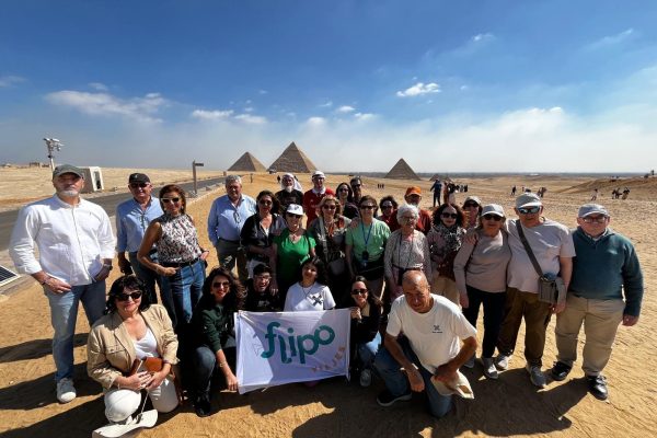 viaje-en-grupo-Egipto- Flipoviajeros-pirámides