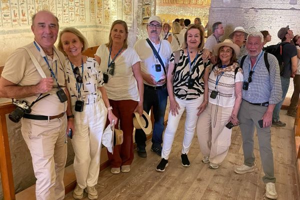 viaje-en-grupo-Egipto-Flipoviajeros-tumba