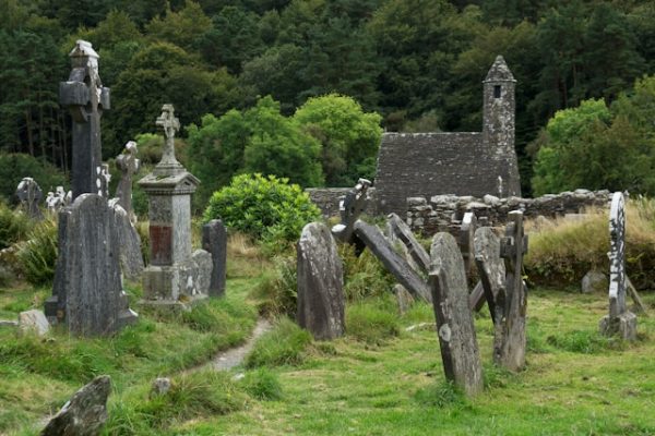 Glendalough una para imprescindible en tu viaje en grupo a Dublín