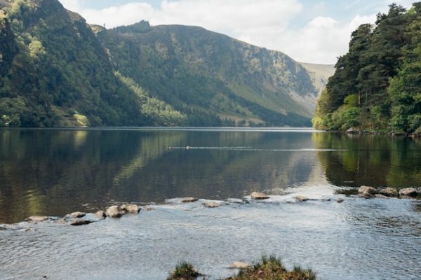 Glendalough una para imprescindible en tu viaje en grupo a Dublín