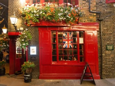 Tiempo libre para disfrutar pubs, tiendas y barrios con encanto
